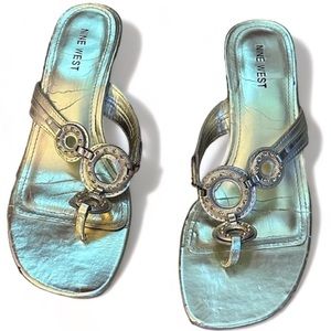 Nine West Embellished Thong Wedge Gold Heeled Sandals Size 8 1/2 GUC